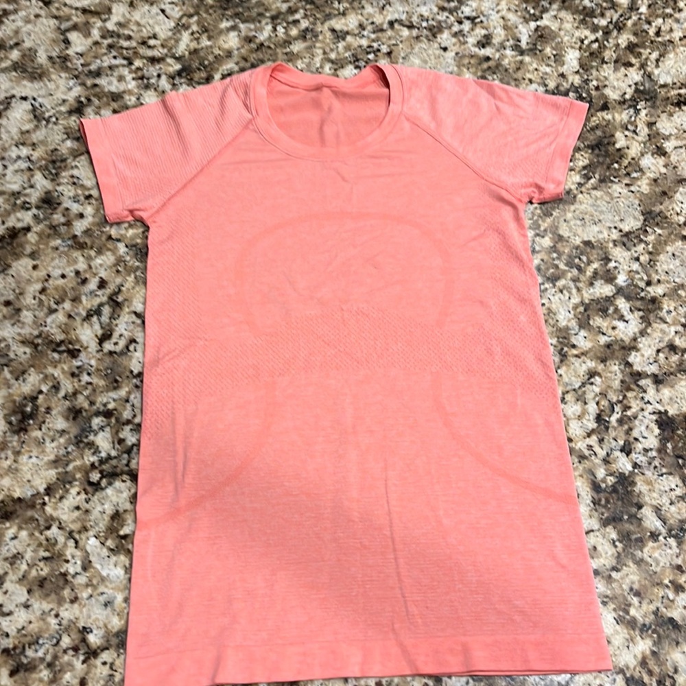 Lululemon speed up shirt